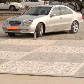 Mercedes-Benz E320 2002