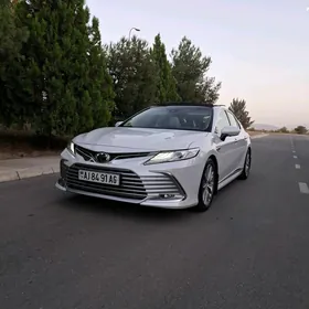 Toyota Camry 2021
