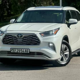 Toyota Highlander 2021