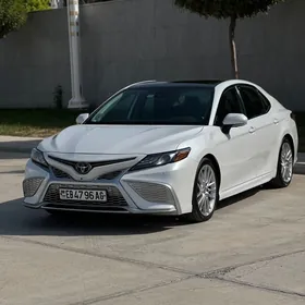 Toyota Camry 2021