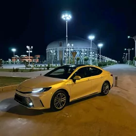 Toyota Camry 2025