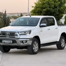 Toyota Hilux 2024