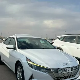 Hyundai Elantra 2022