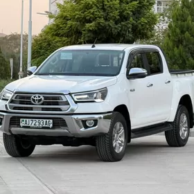Toyota Hilux 2024