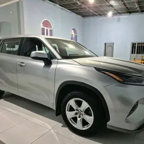 Toyota Highlander 2023