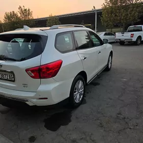 Nissan Pathfinder 2020