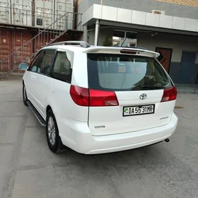 Toyota Sienna 2004