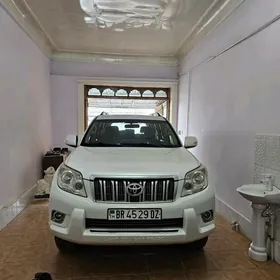 Toyota Land Cruiser Prado 2011