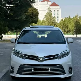 Toyota Sienna 2019