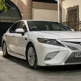 Toyota Camry 2018