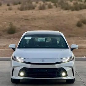 Toyota Camry 2025
