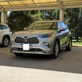 Toyota Highlander 2022