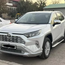 Toyota RAV4 2025