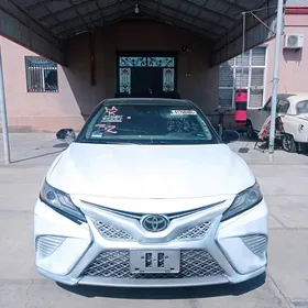 Toyota Camry 2020