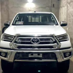 Toyota Hilux 2025