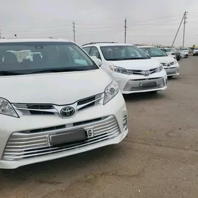 Toyota Sienna 2018