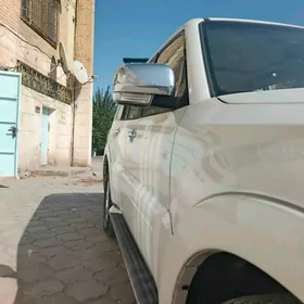 Mitsubishi Pajero 2014