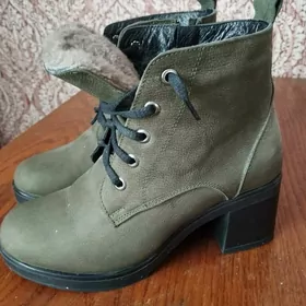 Ботинки женские.