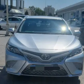 Toyota Camry 2018