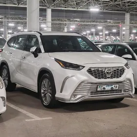 Toyota Highlander 2022