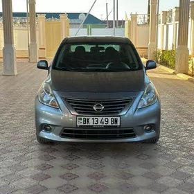 Nissan Versa 2012