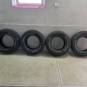 Dunlop 275 65 17
