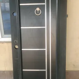 Дверь