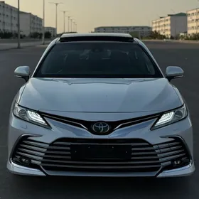 Toyota Camry 2020
