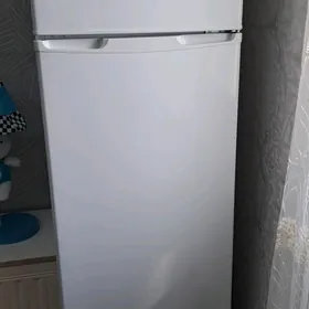 holodilnik Hisense