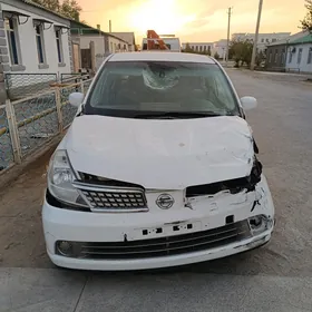 Nissan Tiida 2006