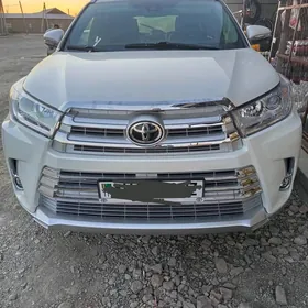 Toyota Highlander 2019