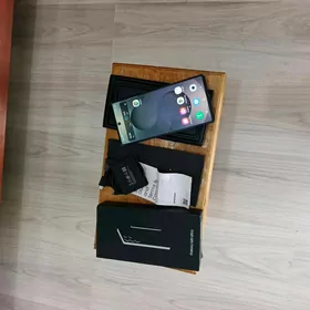 Samsung s25 Ultra (12/1trb)