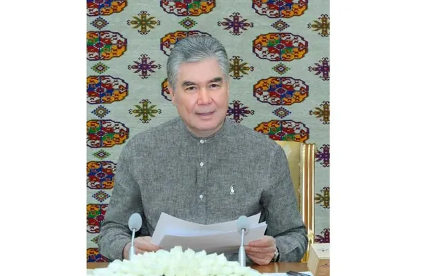 Gurbanguly Berdimuhamedow Arkadag şäheriniň gurluşygynyň ikinji tapgyrynyň taslamalary bilen tanyşdy