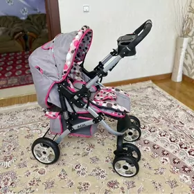 коляска и столик для кормления