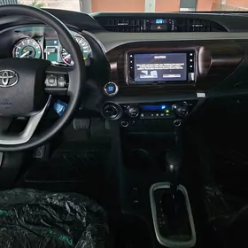 Toyota Hilux 2025