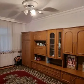 Tamatnyy 4/2 etaź 3 komnat