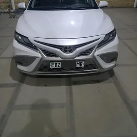 Toyota Camry 2021