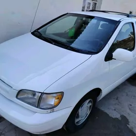 Toyota Sienna 1999