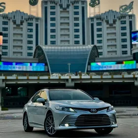 Toyota Camry 2023