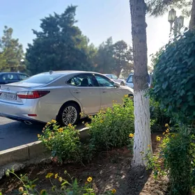 Lexus ES 350 2016