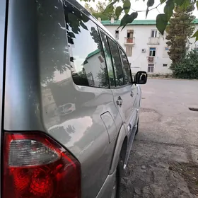 Mitsubishi Pajero 2006