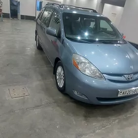 Toyota Sienna 2008