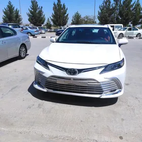 Toyota Camry 2021