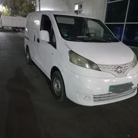 Nissan NV200 2015