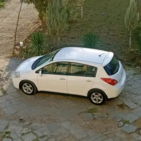 Nissan Versa 2010