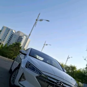 Hyundai Elantra 2019