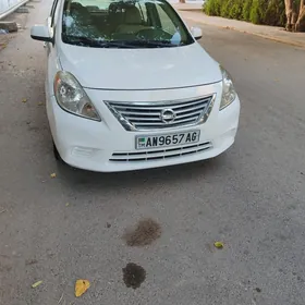 Nissan Versa 2011