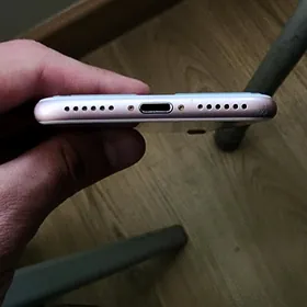 iPhone 7
