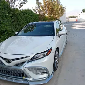 Toyota Camry 2021