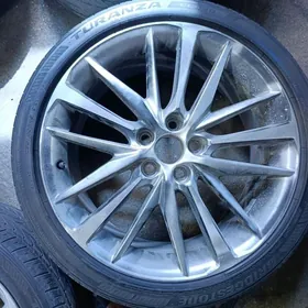 Camry 19 xse stuk